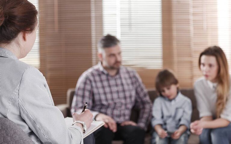 A Therapist explaining ABA Therapy