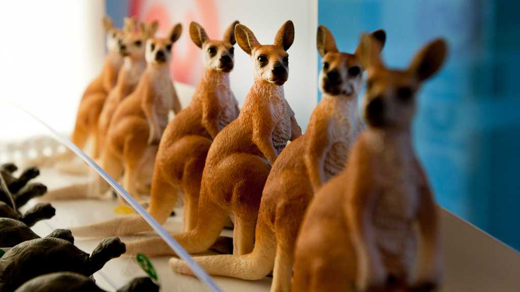 Toys lined up in sequence, repetitive behaviors in toddlers and autism signs